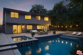 24417 Clipstone St, Woodland Hills, CA 91367