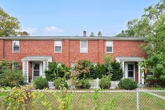 1440 Carew St, Springfield, MA 01104