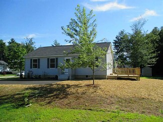 11 Hemlock Dr, Topsham, ME 04086