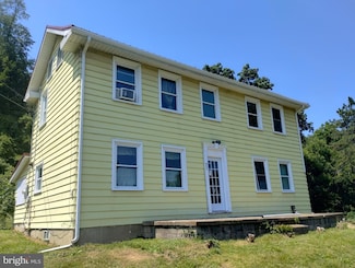 611 Old Danville Hwy, Northumberland, PA 17857