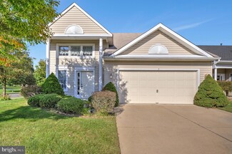 2 Oak Ridge Ct, Columbus, NJ 08022