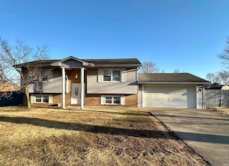8688 Windsor Dr, Newburgh, IN 47630