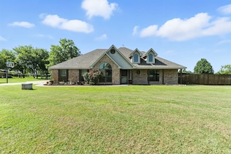 153 Star Point Ln, Weatherford, TX 76088