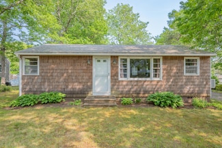 64 Uncle Percy's Rd, Mashpee, MA 02649