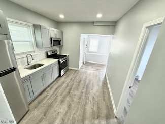 212 John St, Elizabeth, NJ 07202