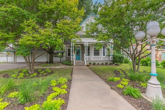 607 N Marable St, West, TX 76691