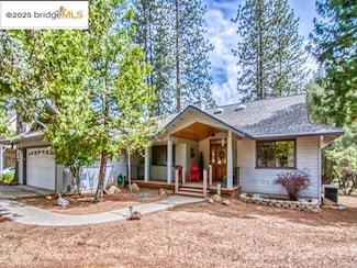 20838 Knollcrest Ct, Groveland, CA 95321
