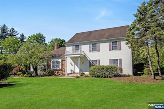 2 Morgan Ct, Montvale, NJ 07645