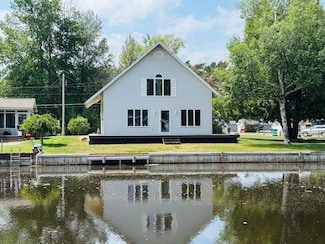 424 Ottawa Ln, Prudenville, MI 48651