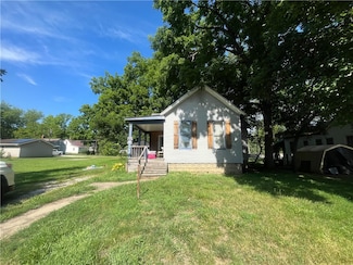611 N Central Ave, Paris, IL 61944