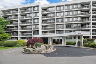 400 High Point Dr Unit 313, Hartsdale, NY 10530