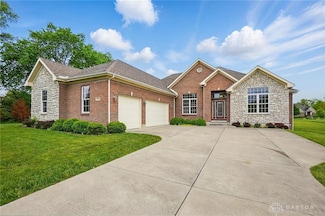 7250 Beaver Brook Dr, Springboro, OH 45066