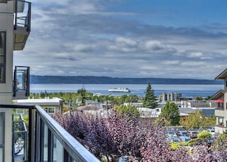 524 Maple St Unit 105, Edmonds, WA 98020