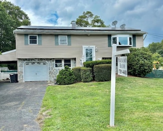 3 Willoughby St, Port Jefferson Station, NY 11776