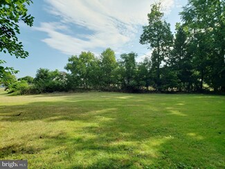 13882 Charles Dr, Waynesboro, PA 17268