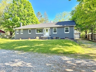 2215 Haslett Rd, East Lansing, MI 48823