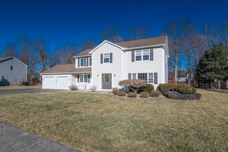 63 Hunters Greene Cir, Agawam, MA 01001