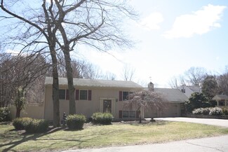 90 Sheryl Dr, Whitinsville, MA 01588