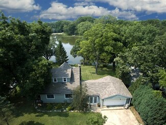 209 Hillside Dr, Island Lake, IL 60042