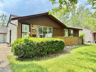 6051 Natchez Dr, Mount Morris, MI 48458