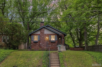 1038 Tuxedo Blvd, Saint Louis, MO 63119