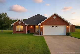 504 N Hughes Ave, Morris, OK 74445