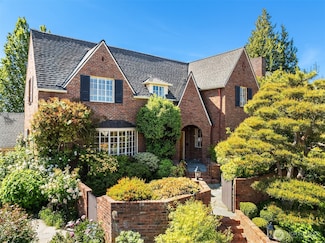 4415 52nd Ave NE, Seattle, WA 98105