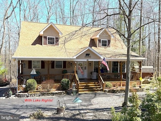 1099 Indian Dr, Lake Ariel, PA 18436