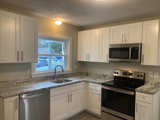 161 N Main St, Uxbridge, MA 01569