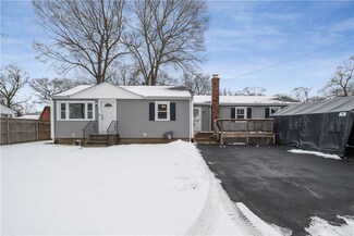 147 Pinegrove Ave, Warwick, RI 02889