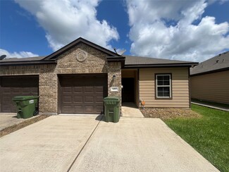 602 E Waring St, Dayton, TX 77535