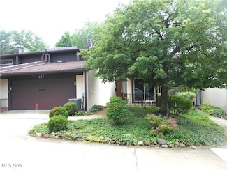 157 Court Dr, Fairlawn, OH 44333