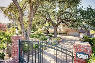 22101 Mulholland Dr, Woodland Hills, CA 91364