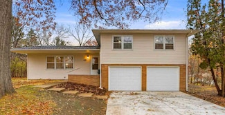 420 Terrace Rd, Iowa City, IA 52245