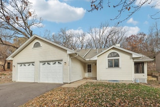 330 E 152nd St, Burnsville, MN 55306