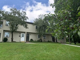 12 Cherry Tree Ct, Saint Albans, VT 05478