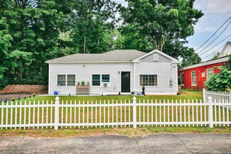 19 Central St, Farmington, NH 03835