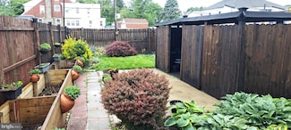 6711 N 5th St, Philadelphia, PA 19126