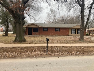 220 S 5th St, Noble, OK 73068