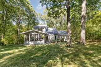 805 E Vera Ave, Beverly Shores, IN 46301
