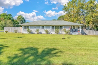 610 Bryant St, Etowah, TN 37331