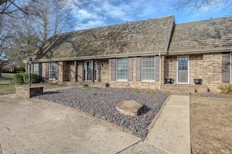 460 Sunset Dr, Lebanon, MO 65536