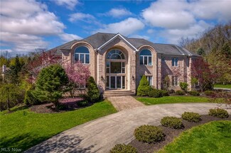 10 Ridgecreek Trail, Chagrin Falls, OH 44022