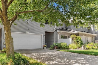 577 Woodduck Dr Unit E, Woodbury, MN 55125