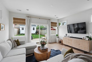 212 Queen Ave, Nashville, TN 37207