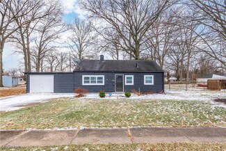 2504 Homewood Dr, Lorain, OH 44055