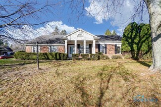 5720 Cresthaven Ln, Toledo, OH 43614