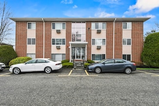 4 Albert Dr Unit 5, Woburn, MA 01801