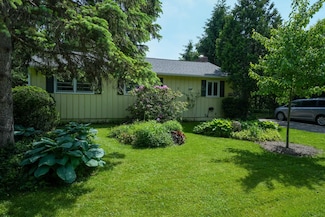 1 Deane St, South Burlington, VT 05403