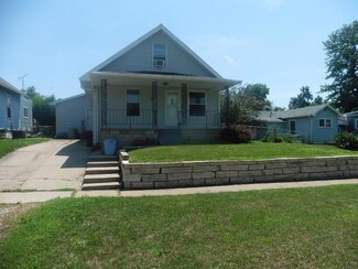 615 E Anson St, Marshalltown, IA 50158